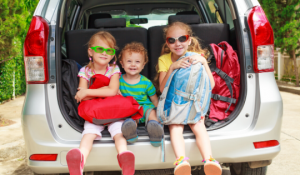 kids-in-back-of-car